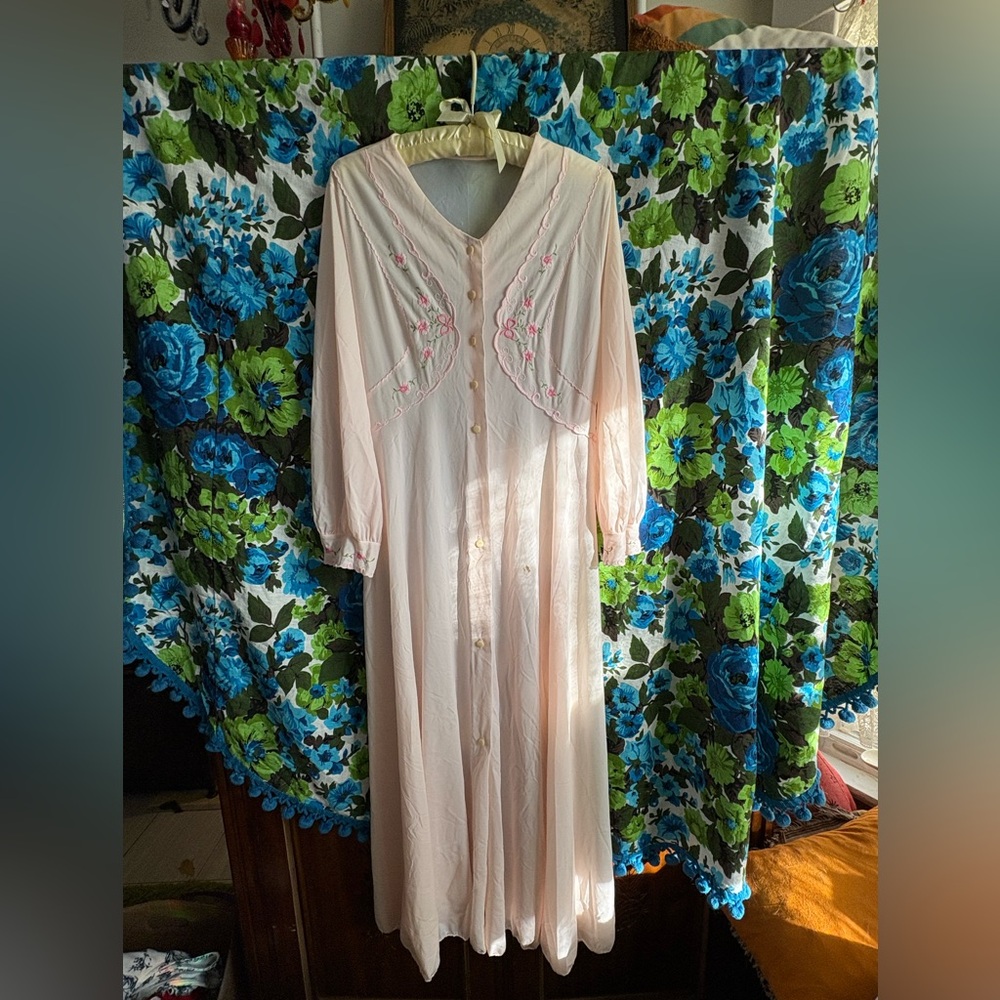 Vintage floral embroidered nightgown (has some staining)